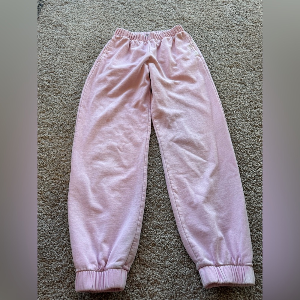 Brandy Melville Pale Pink Sweatpants - Picture 2 of 9